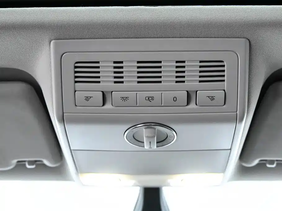 Volkswagen Multivan 2020 — фото 21