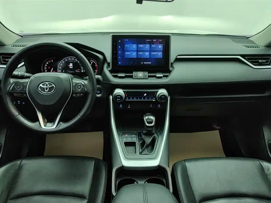 Toyota RAV4 2023 — фото 12