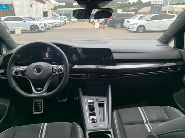 Volkswagen Golf 2023