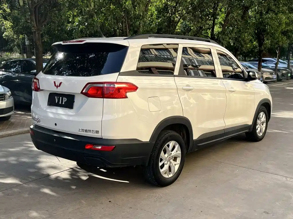 Wuling Hongguang S3 2018