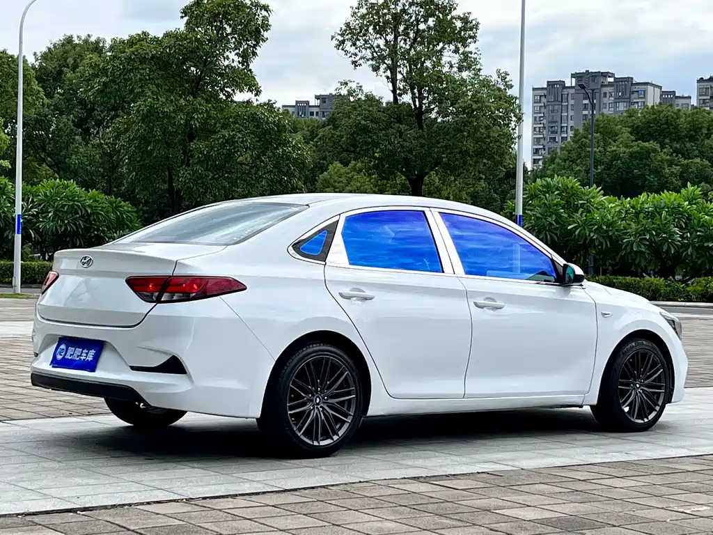 Hyundai Elantra 2017 — фото 5