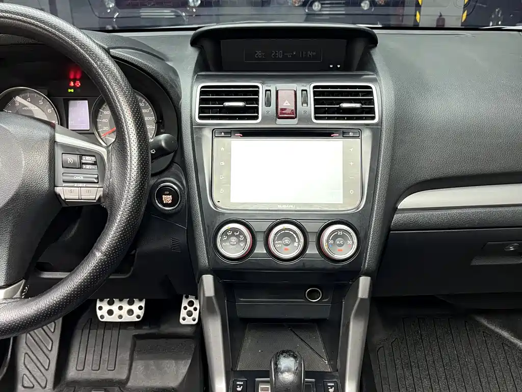 Subaru Forester 2015 — фото 17