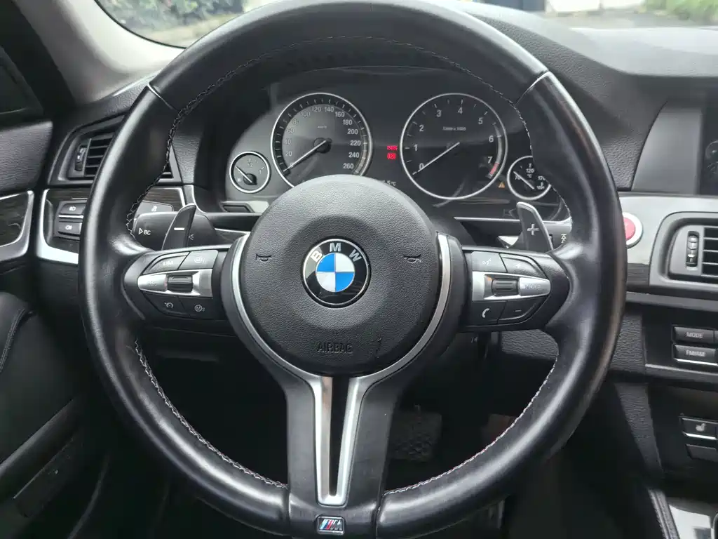 BMW 5 Series 2013 — фото 15