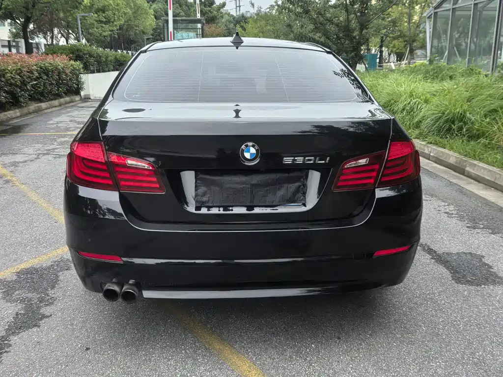 BMW 5 Series 2013 — фото 10