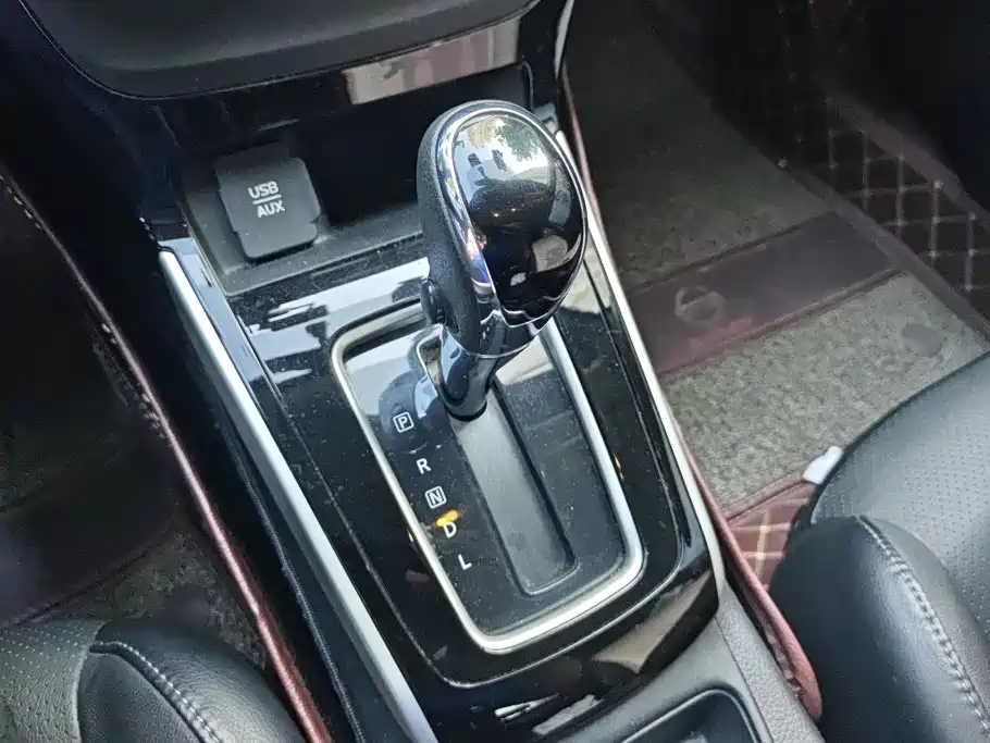 Nissan Sylphy 2017 — фото 16