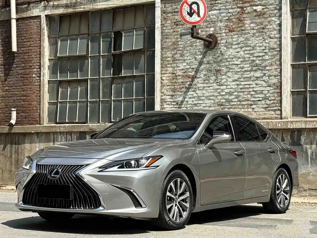 Lexus ES 2019 — фото 3