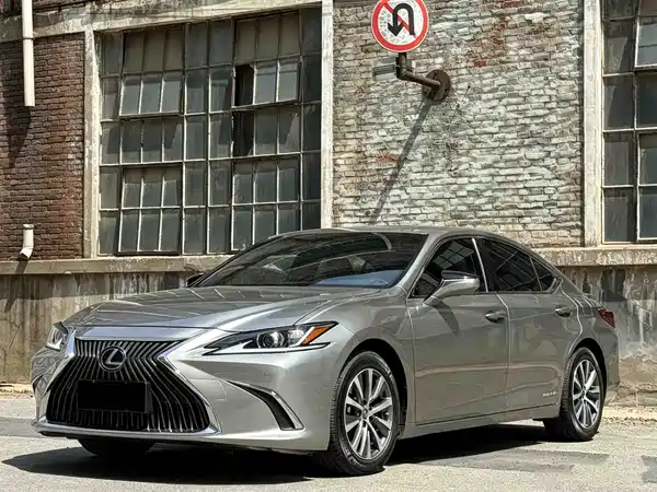Lexus ES 2018