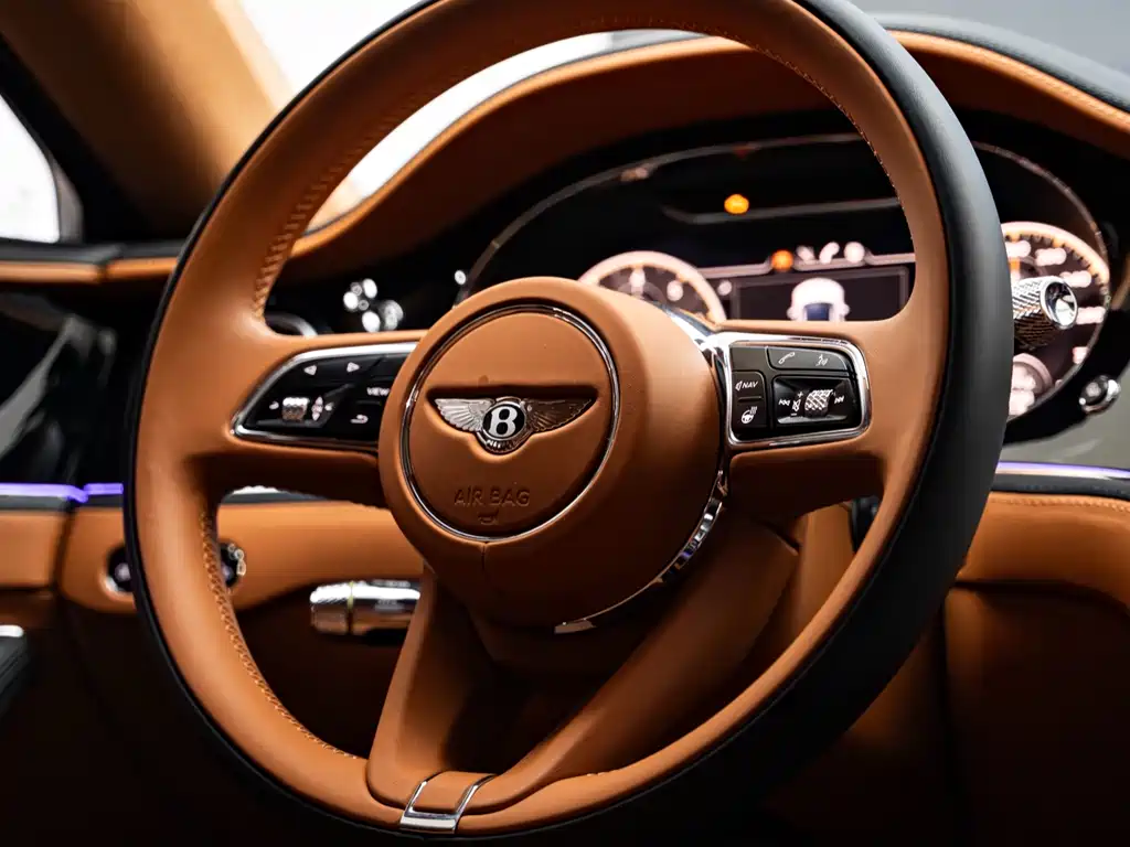 Bentley Flying Spur 2023 — фото 8