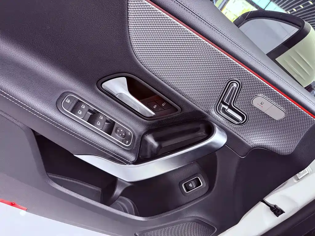 Mercedes-Benz A-Class 2022 — фото 9