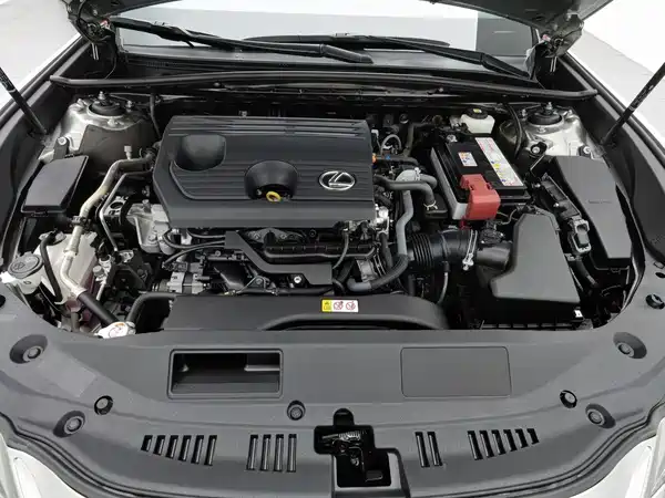 Lexus ES 2023