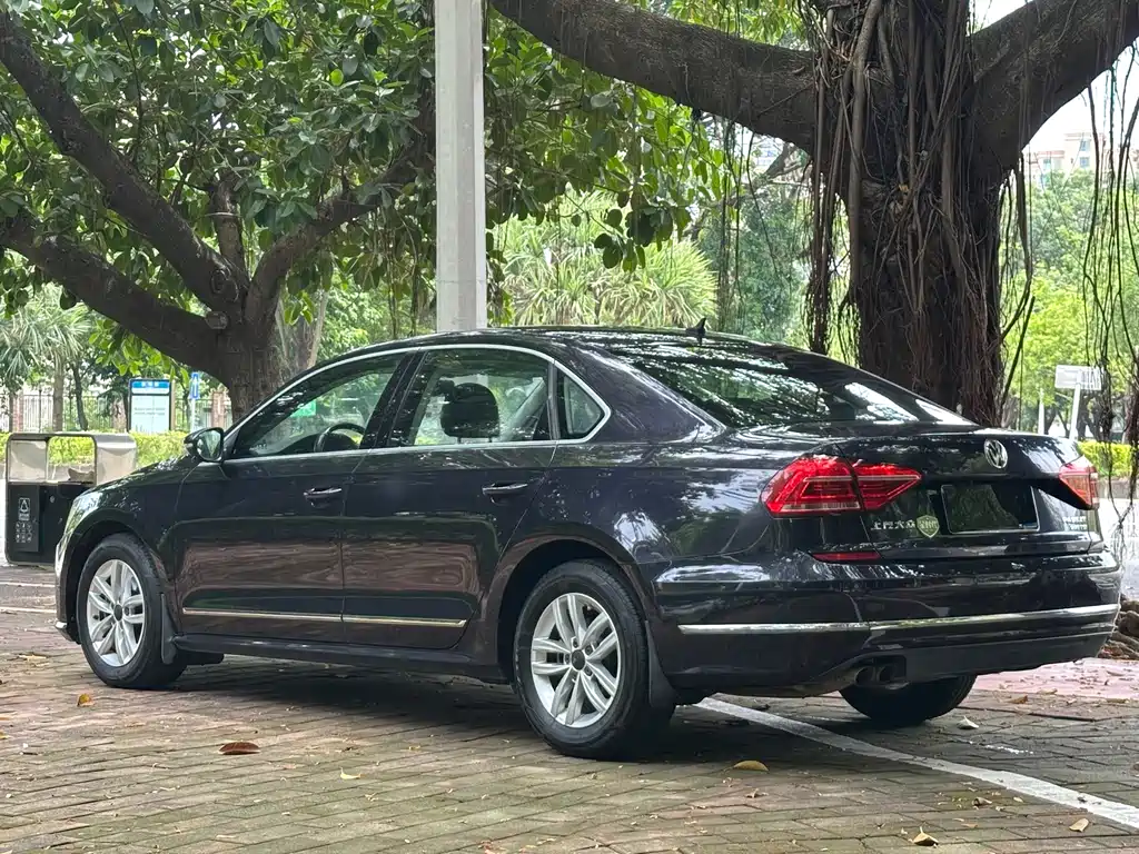 Volkswagen Passat 2017 — фото 5