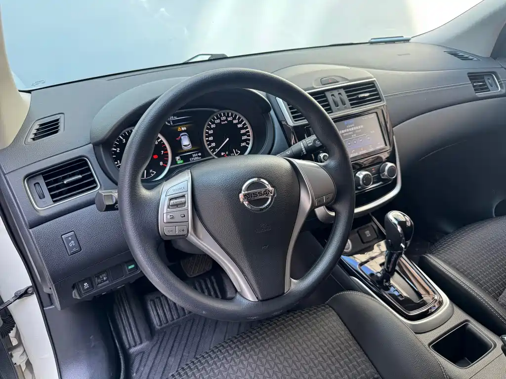 Nissan Tiida 2018 — фото 14
