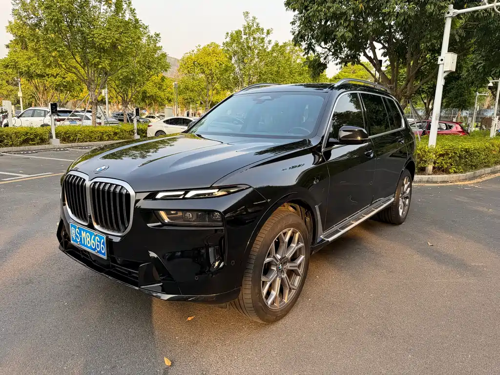 BMW X7 2023 — фото 2