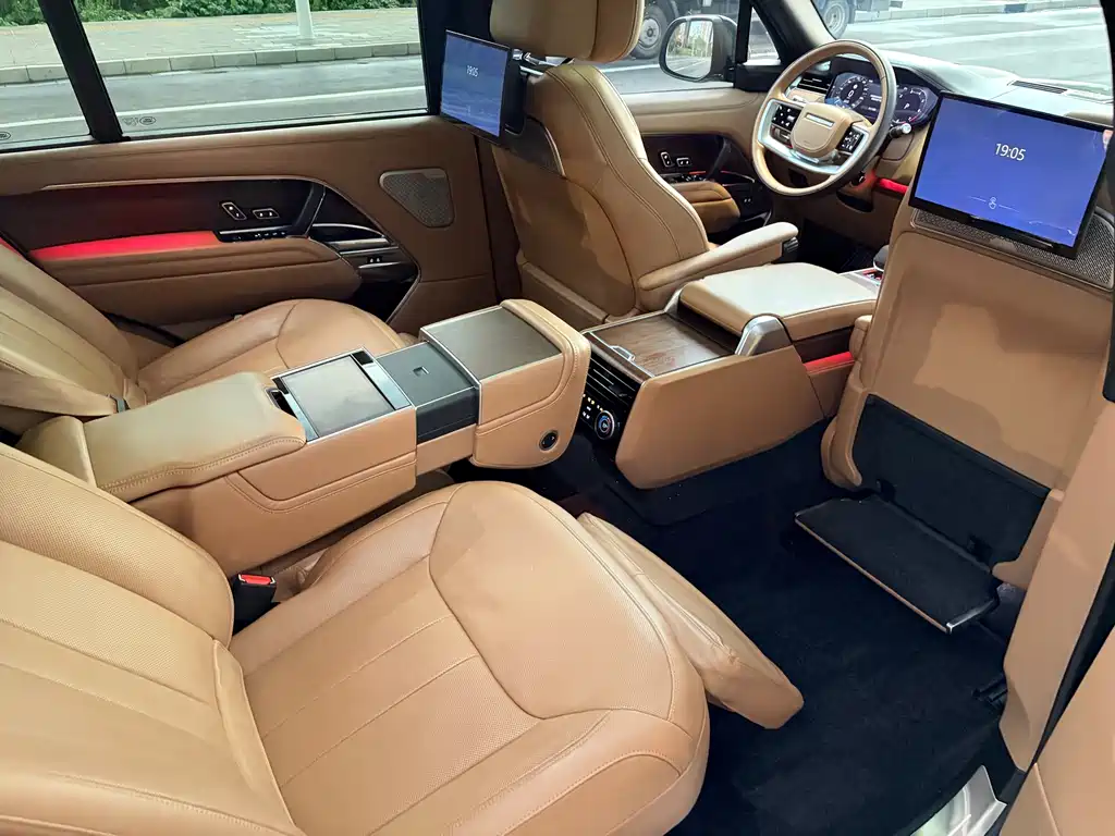 Land Rover Range Rover 2023 — фото 13