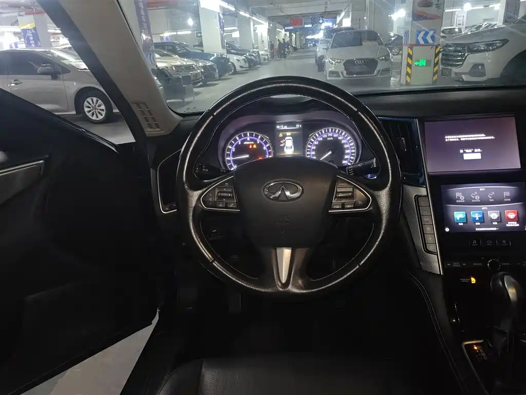 Infiniti Q50L 2018 — фото 11