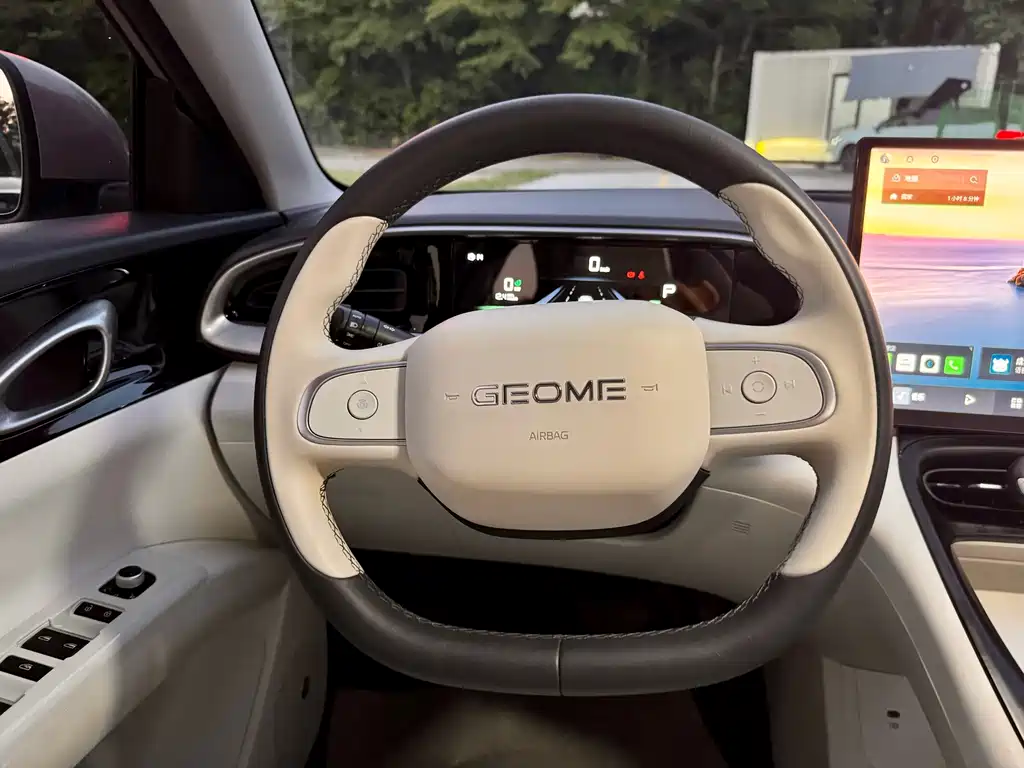 Geely Galaxy Starwish 2025 — фото 12