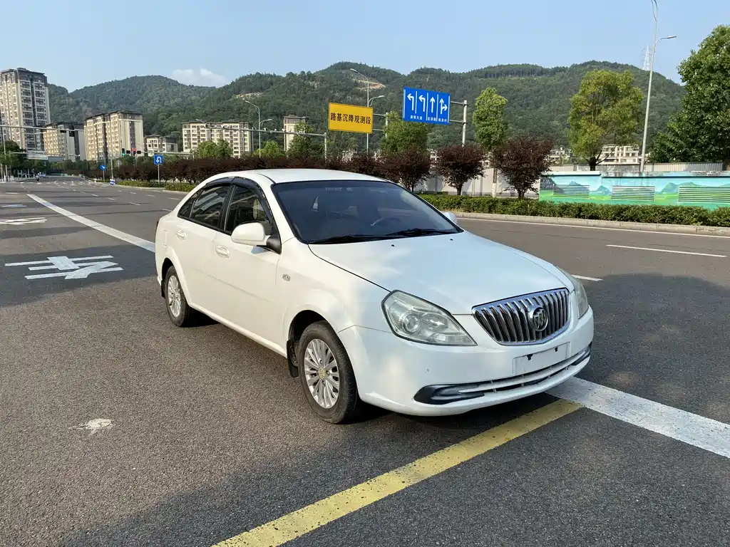 Buick Excelle 2016 — фото 10