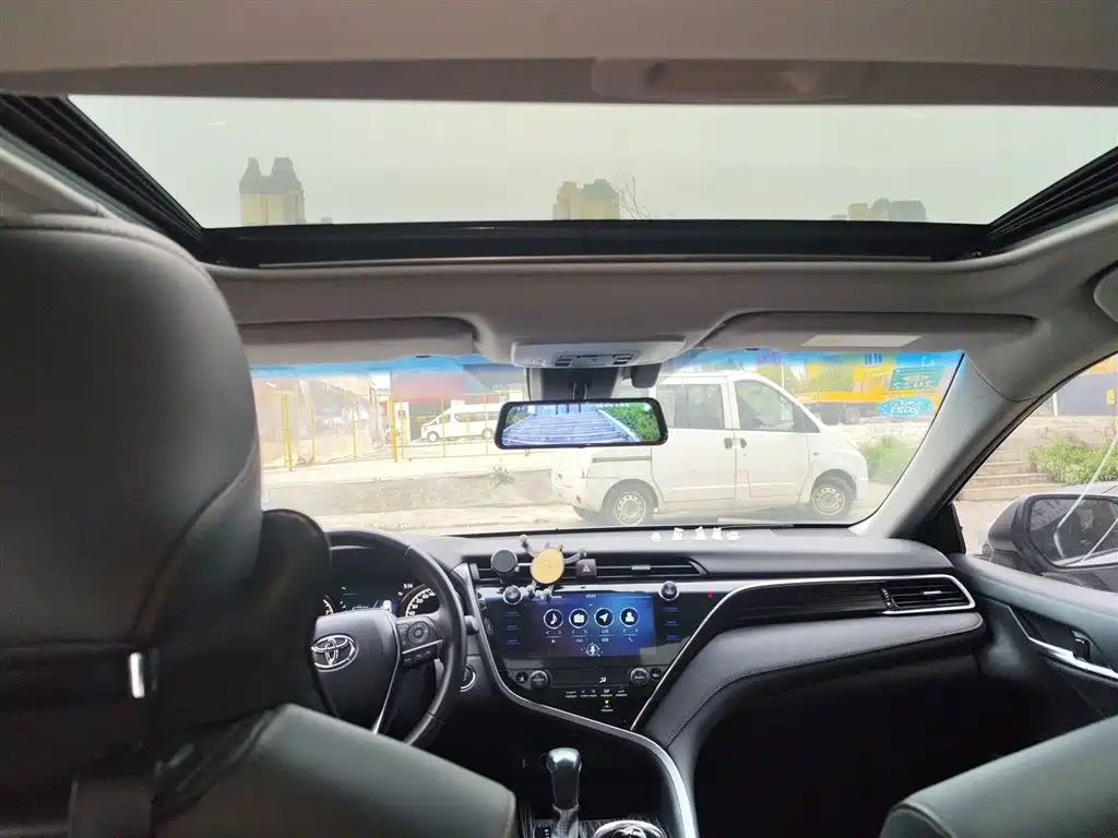 Toyota Camry 2020 — фото 18