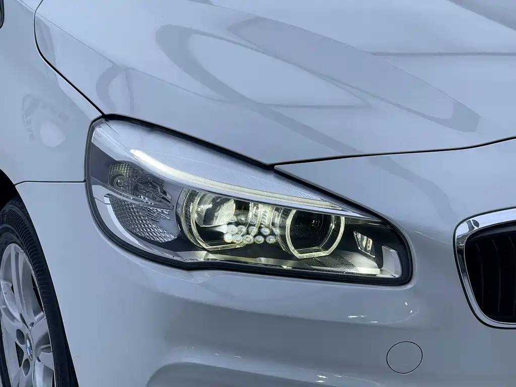 BMW 2 Series Active Tourer 2016 — фото 9