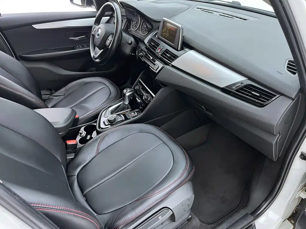 BMW 2 Series Active Tourer 2016 — фото 20