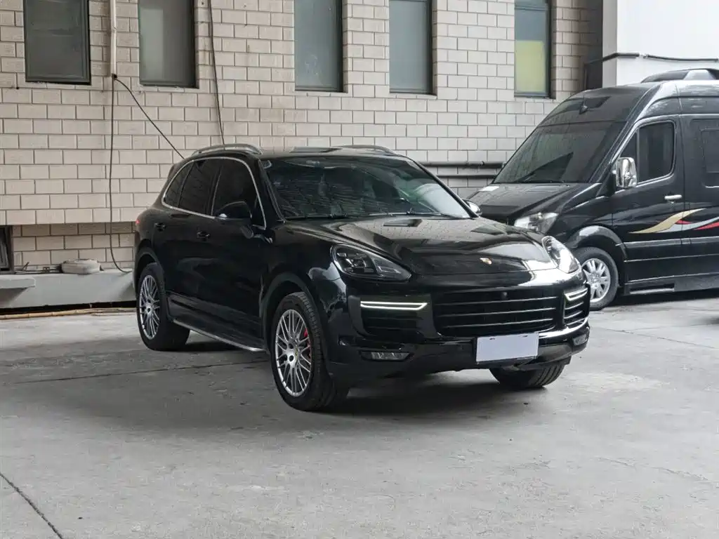 Porsche Cayenne 2017 — фото 3