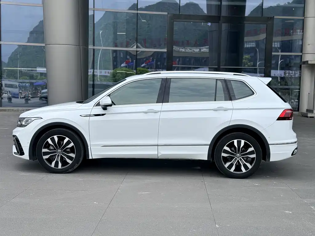 Volkswagen Tiguan L 2023