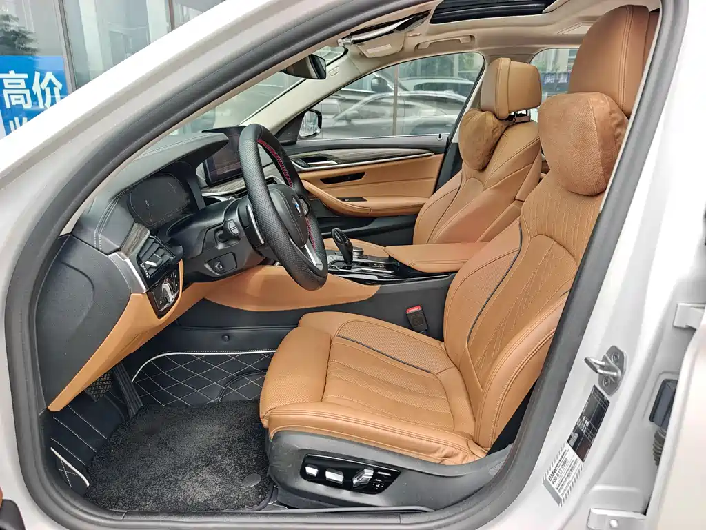 BMW 5 Series 2021 — фото 15