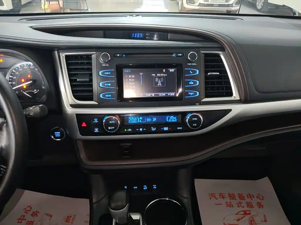 Toyota Highlander 2017 — фото 13