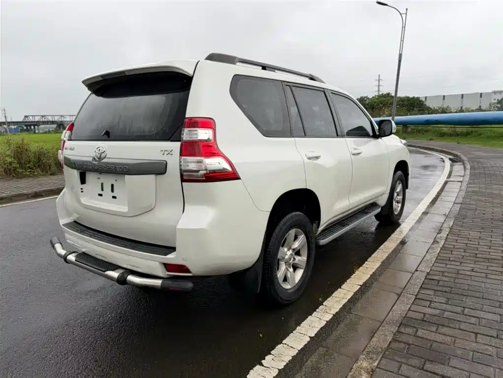 Toyota Prado 2017 — фото 8