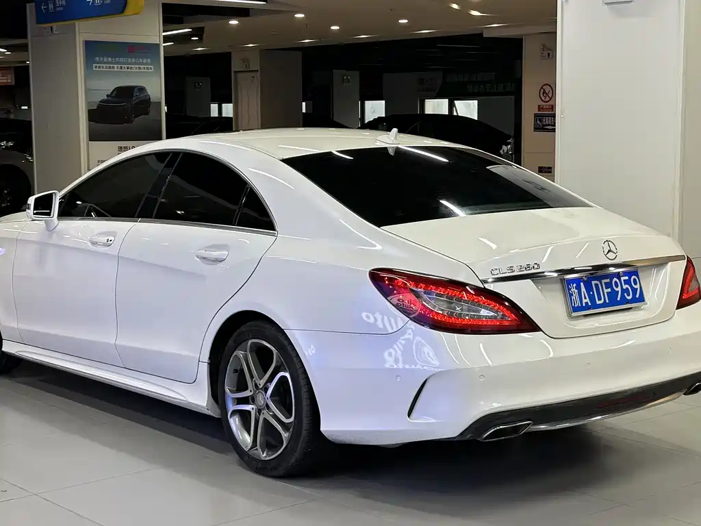 Mercedes-Benz CLS 2015 — фото 4