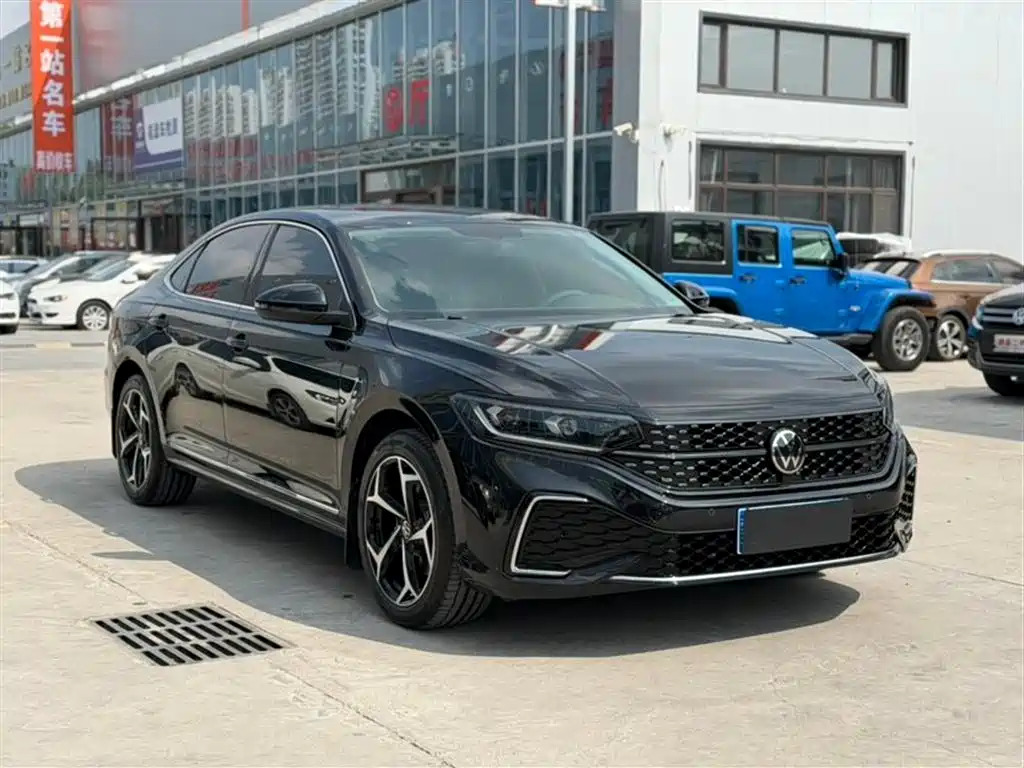 Volkswagen Passat 2025