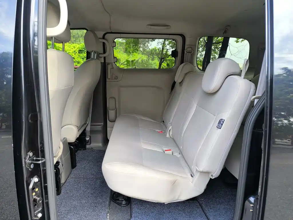 Nissan NV200 2018 — фото 9