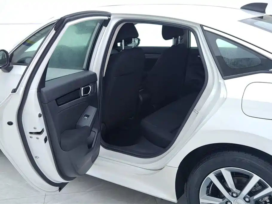 Honda Civic 2022 — фото 11