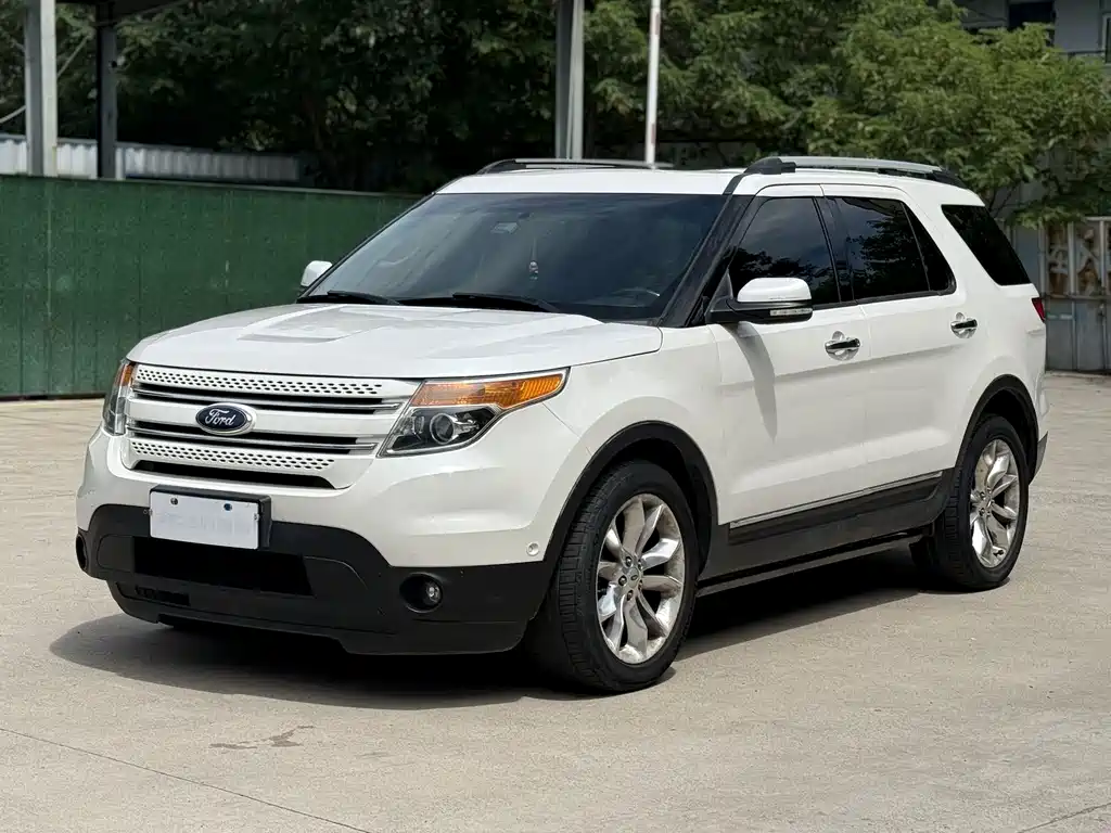 Ford Explorer 2014 — фото 1