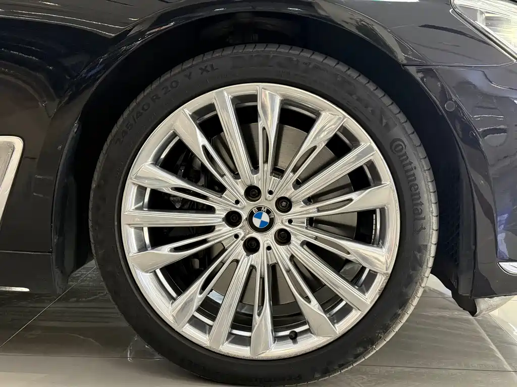 BMW 7 Series 2017 — фото 17