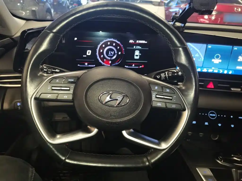 Hyundai Elantra 2021 — фото 11