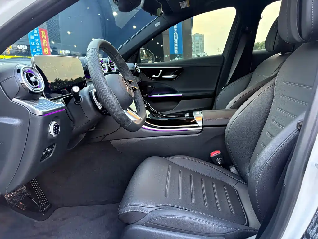 Mercedes-Benz C-Class 2025 — фото 10