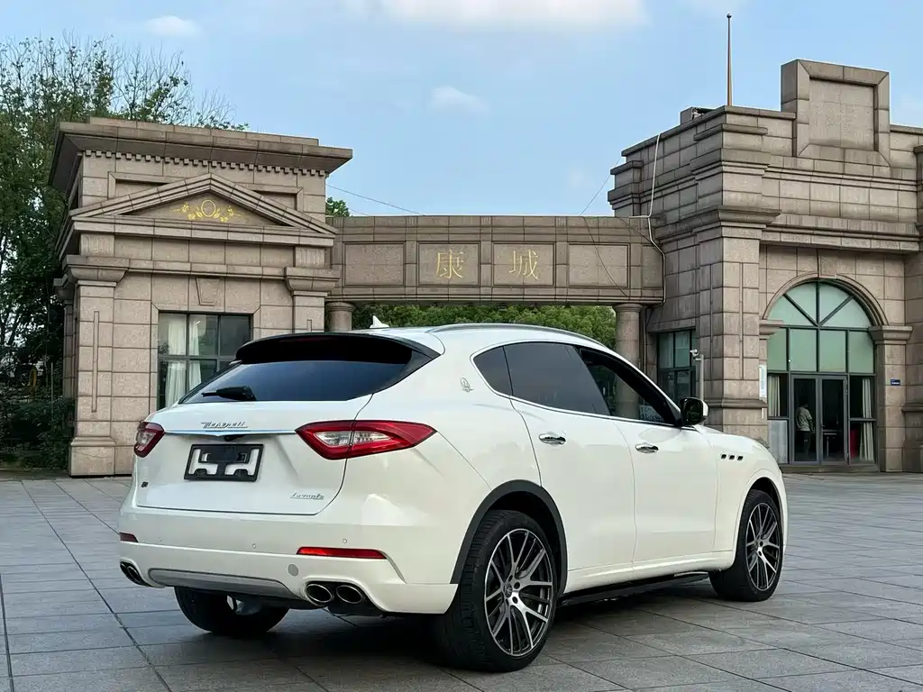 Maserati Levante 2016