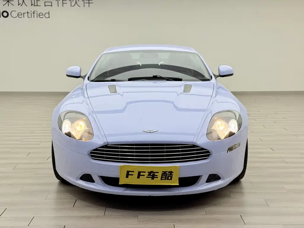 Aston Martin DB9 2011 — фото 2