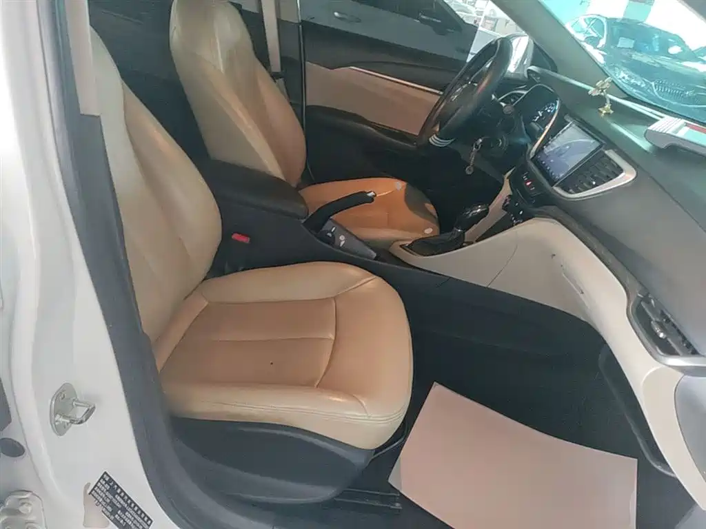 Buick Excelle 2019 — фото 25