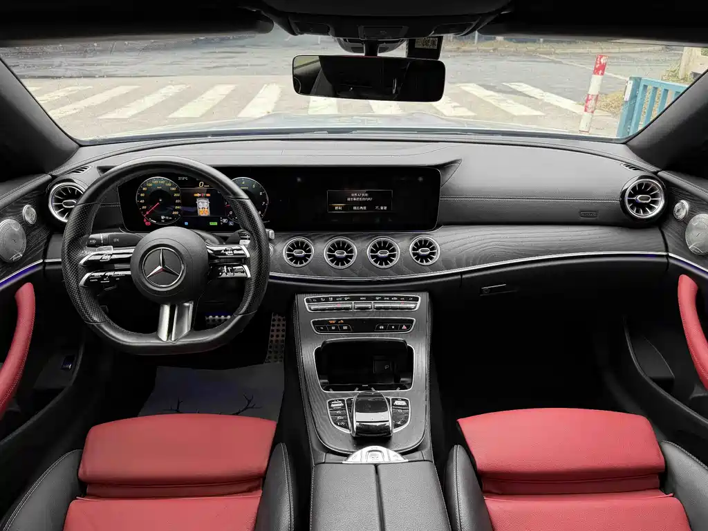 Mercedes-Benz E-Class 2021 — фото 19