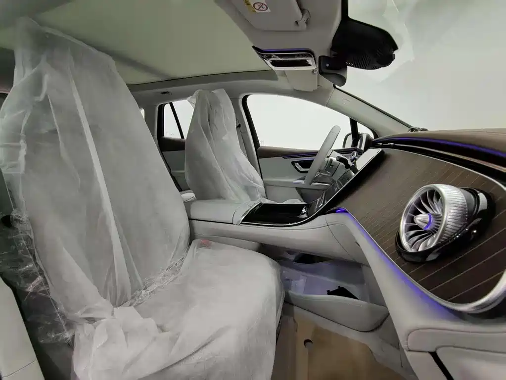 Mercedes-Benz EQE SUV 2025 — фото 13