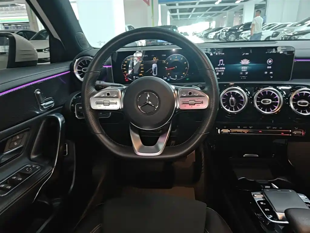 Mercedes-Benz A-Class 2019 — фото 11