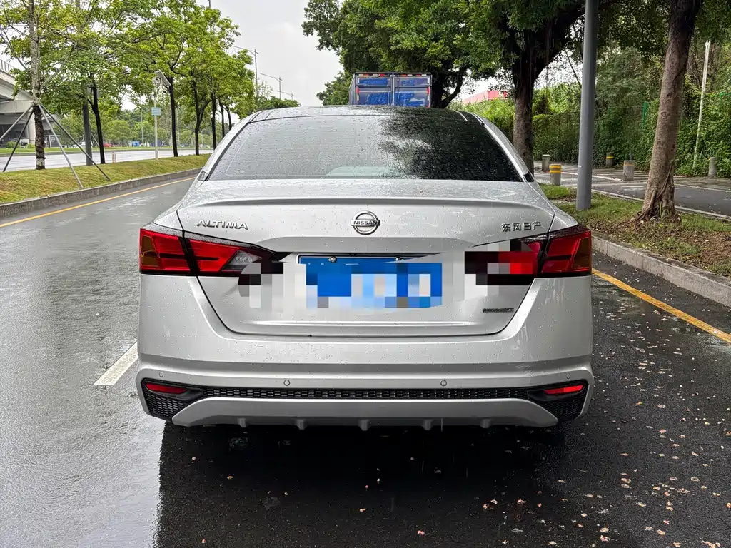 Nissan Teana 2022