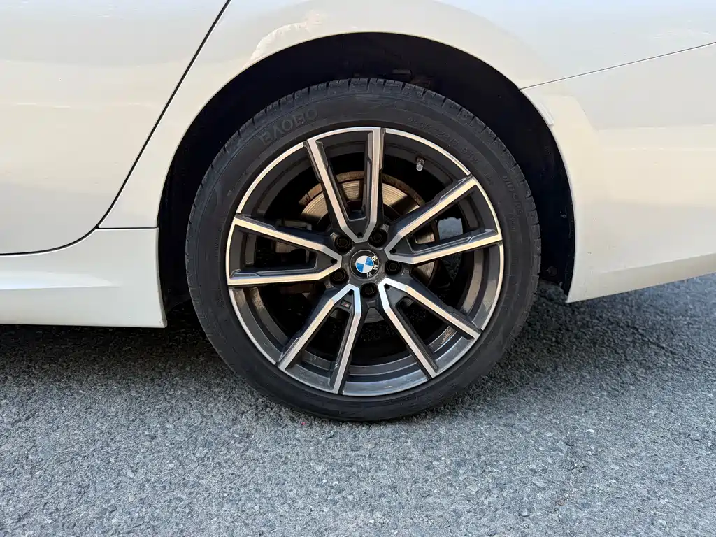 BMW 3 Series 2023 — фото 17