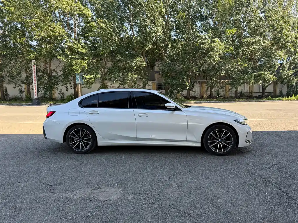 BMW 3 Series 2023