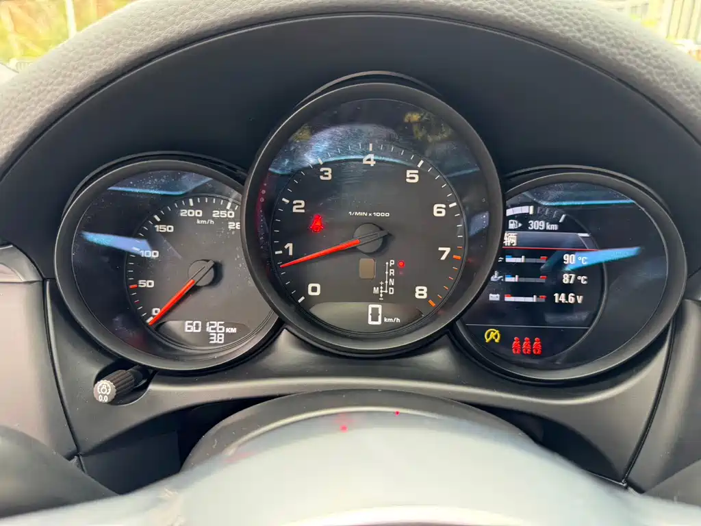 Porsche Macan 2020 — фото 12