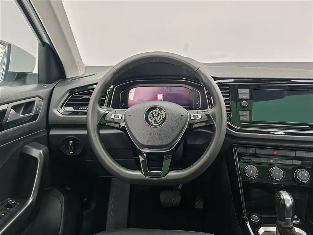 Volkswagen T-Roc 2020 — фото 11