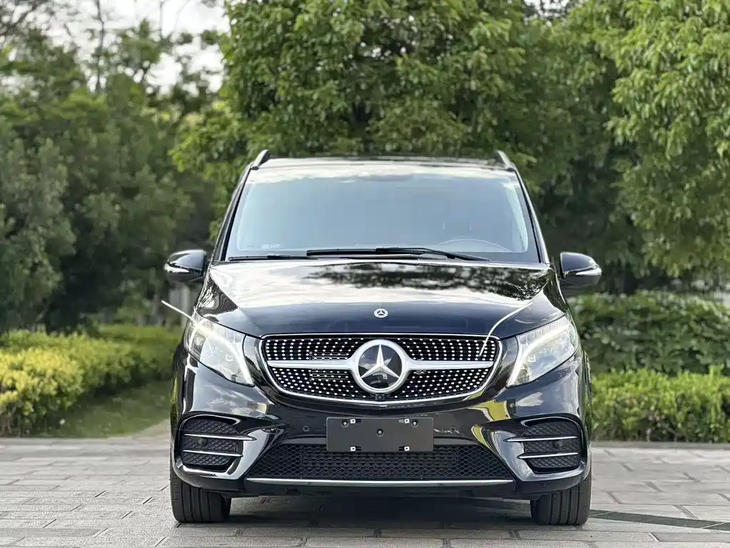 Mercedes-Benz V-Class 2023 — фото 2