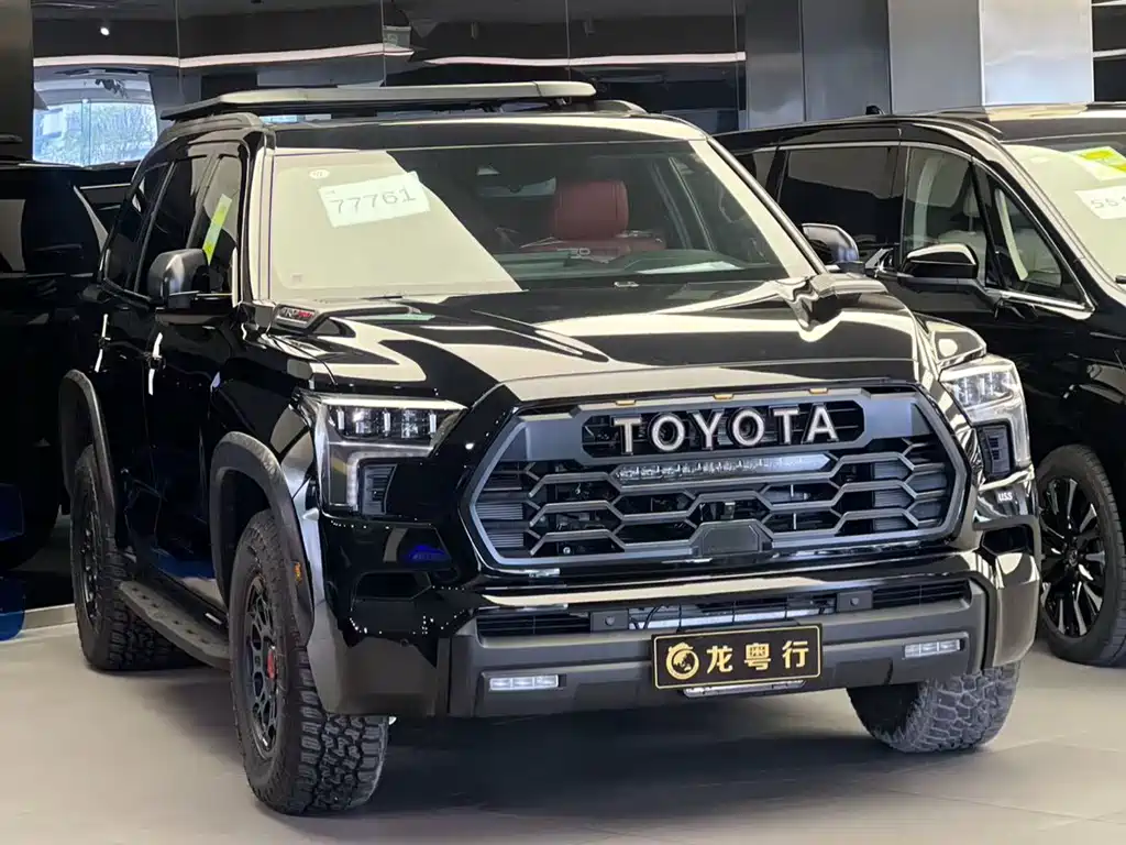 Toyota Sequoia — фото 3